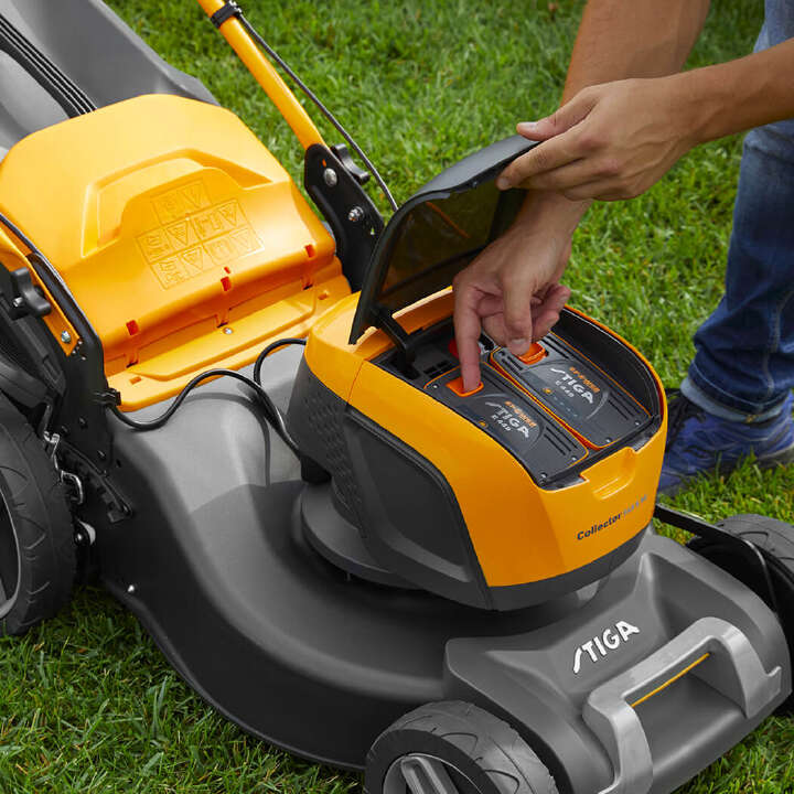 STIGA Akku-Rasenmäher COLLECTOR 548 S AE Kit